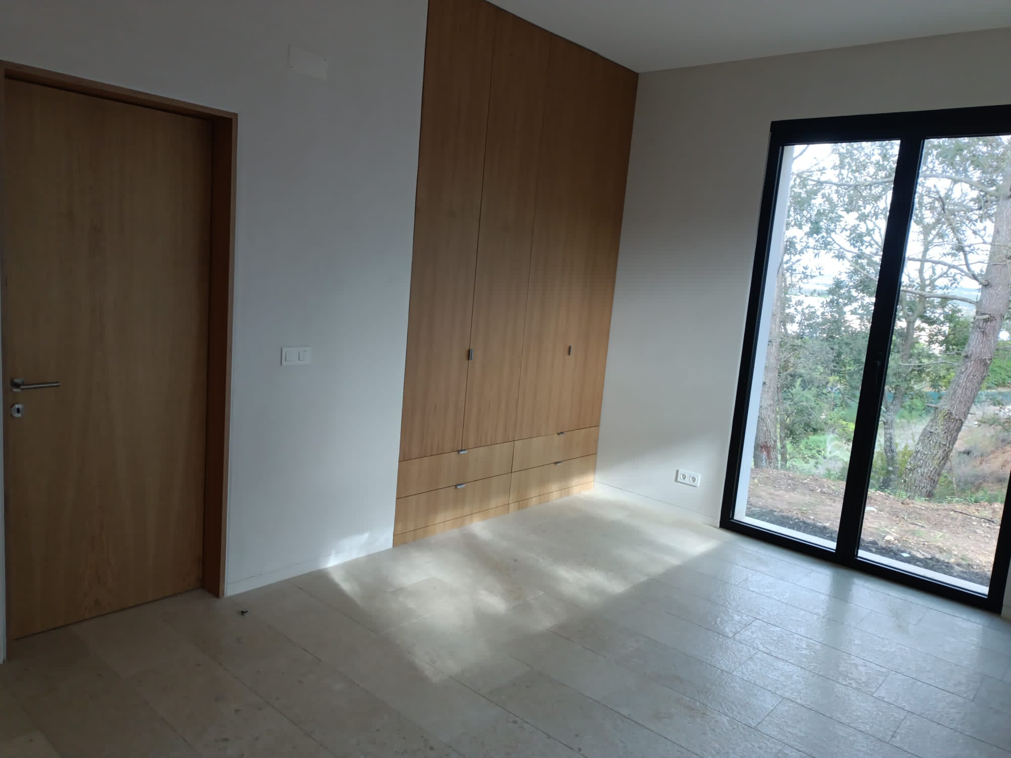 Construção de raiz de moradia
