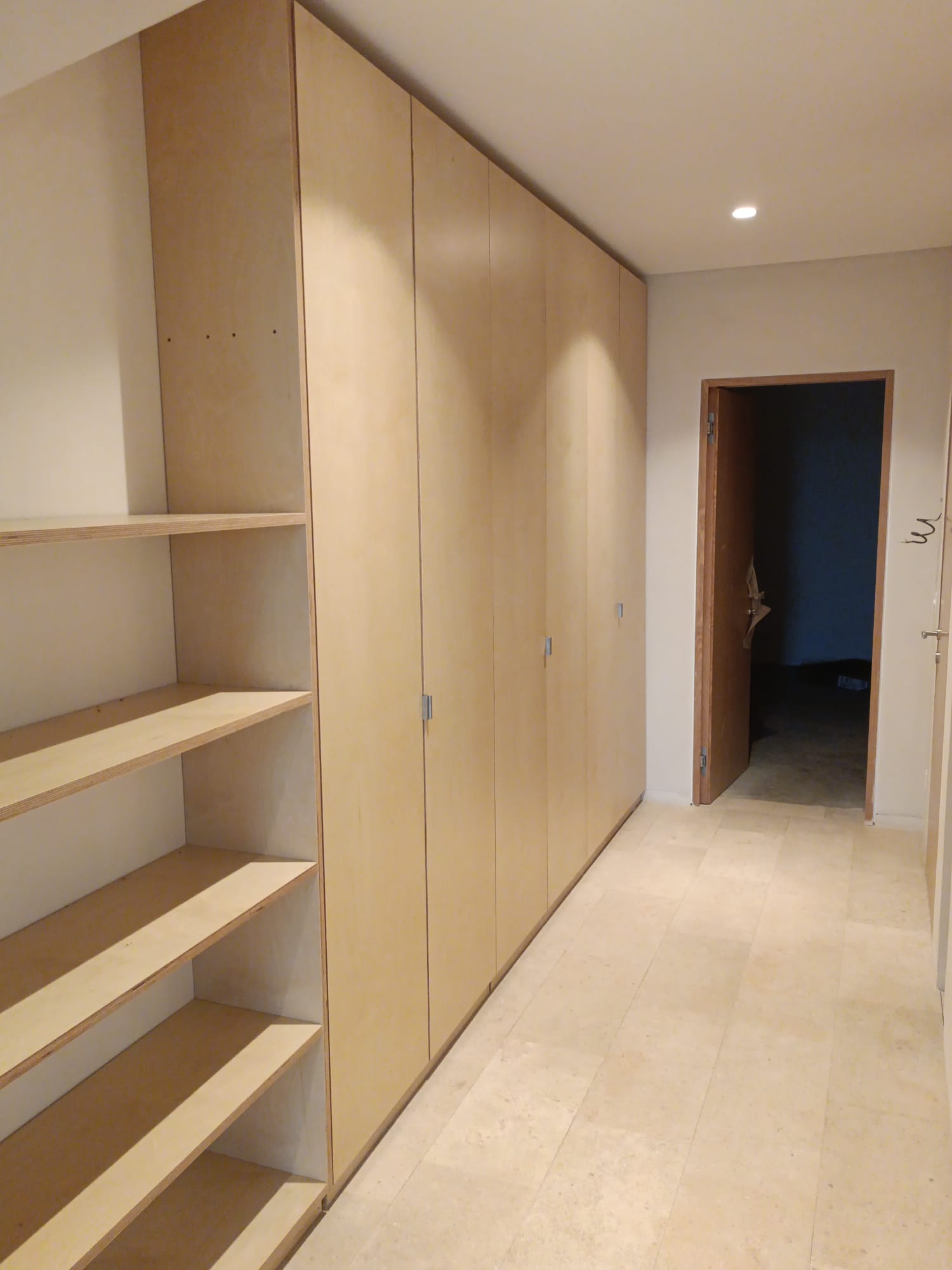 Construção de raiz de moradia