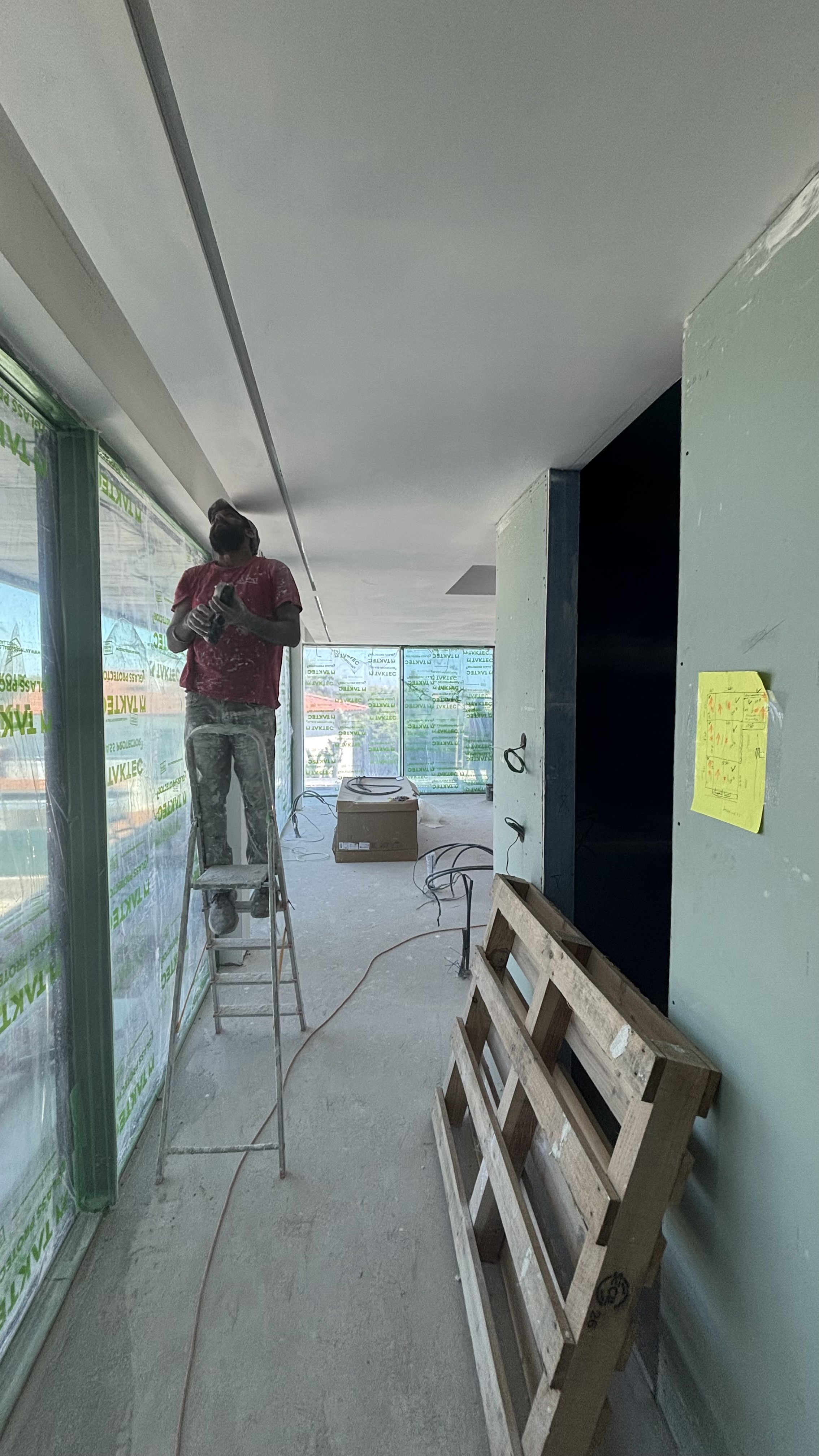 Moradia de raiz - 650 m2 - EM EXECUÇÃO
