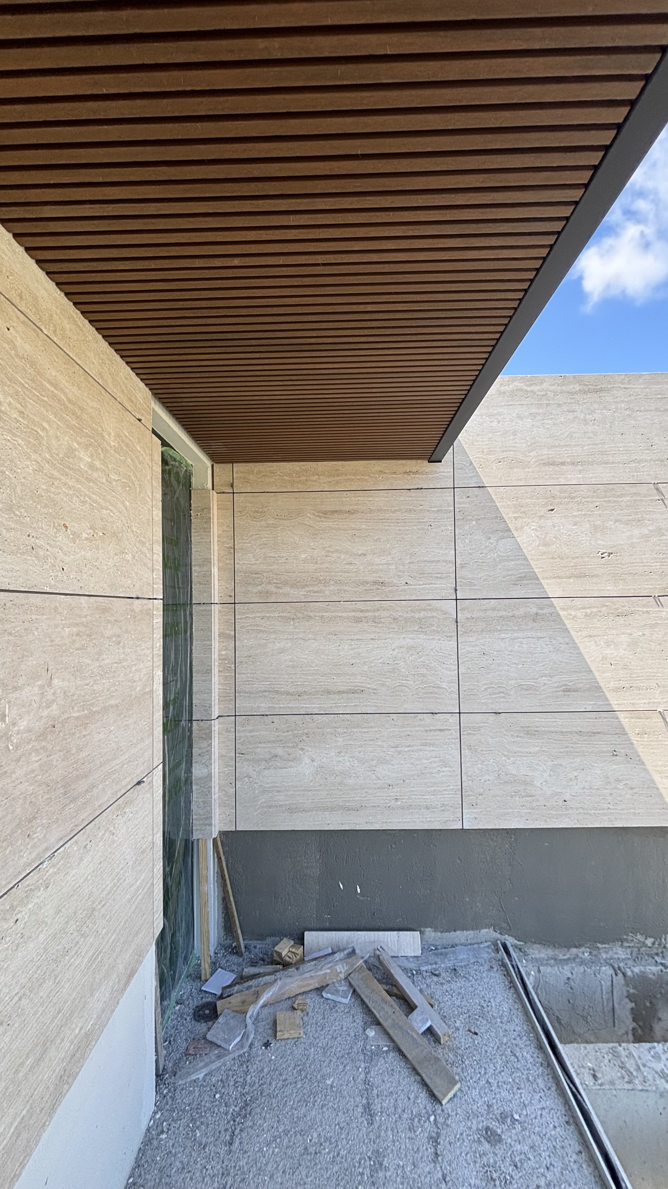 Moradia de raiz - 650 m2 - EM EXECUÇÃO