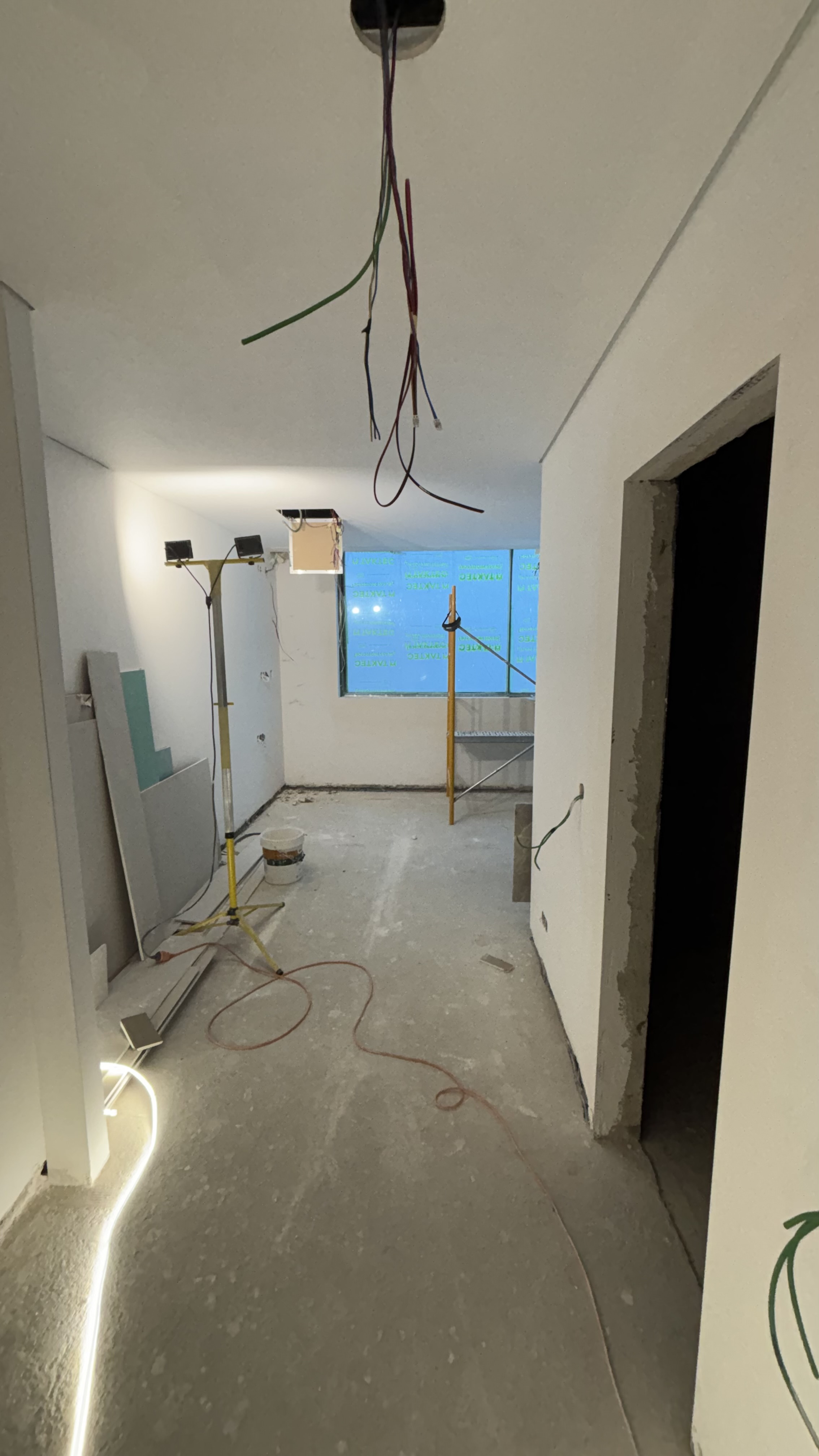 Moradia de raiz - 650 m2 - EM EXECUÇÃO