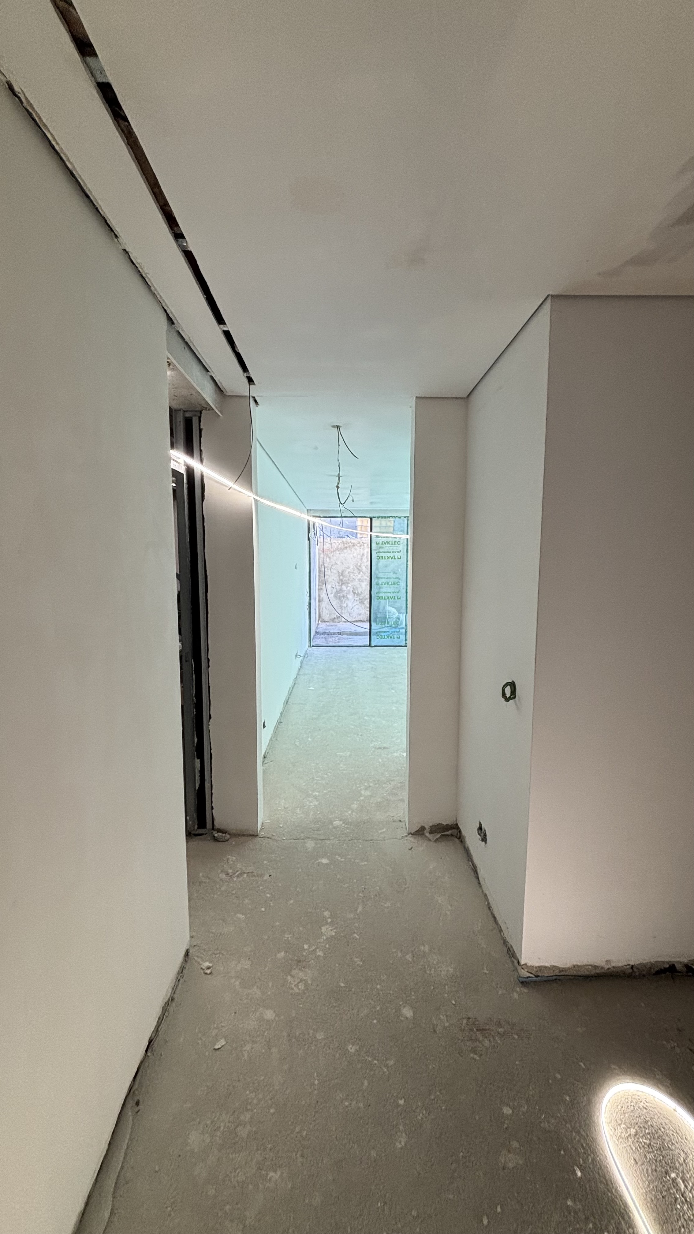 Moradia de raiz - 650 m2 - EM EXECUÇÃO