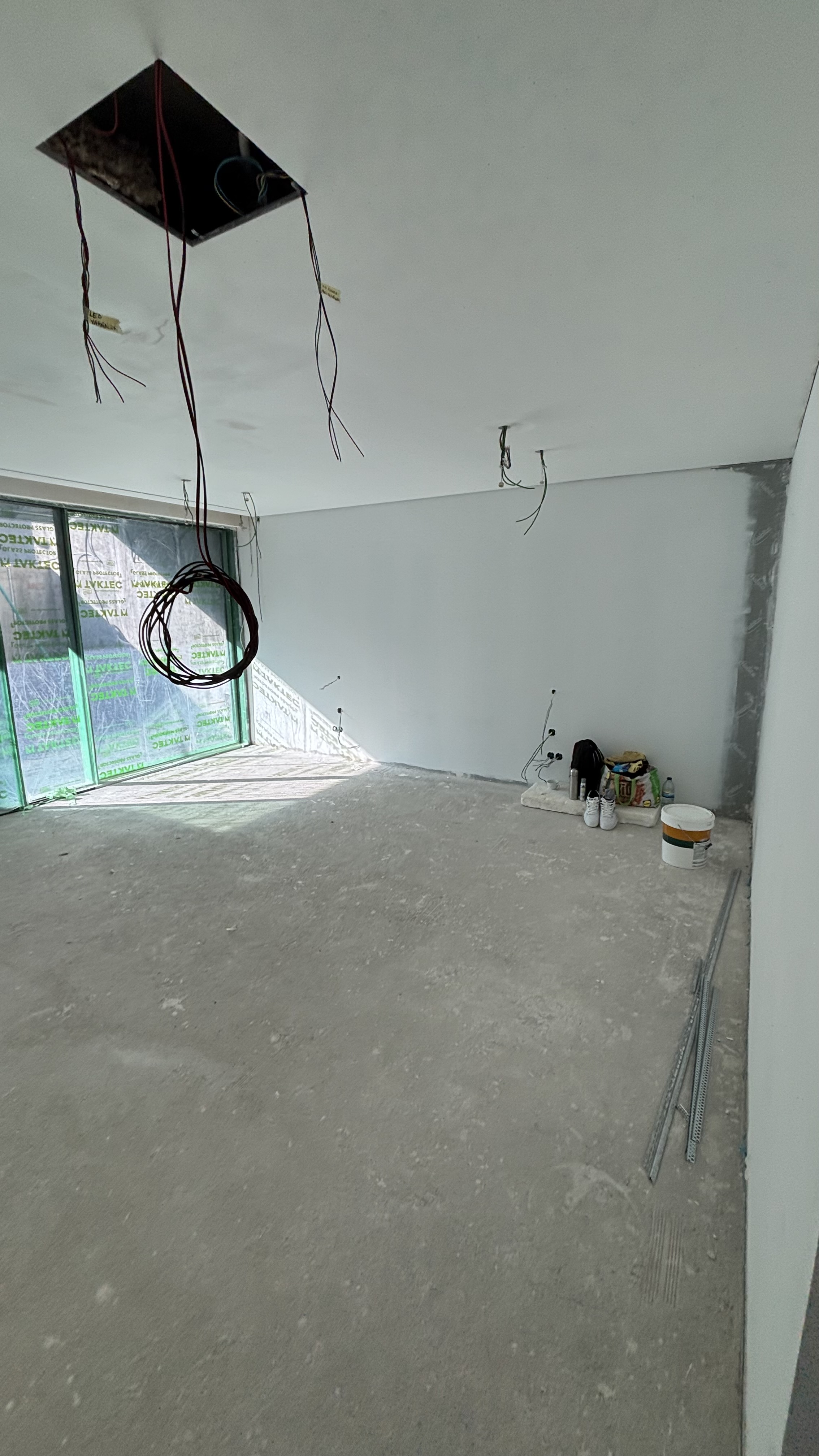 Moradia de raiz - 650 m2 - EM EXECUÇÃO