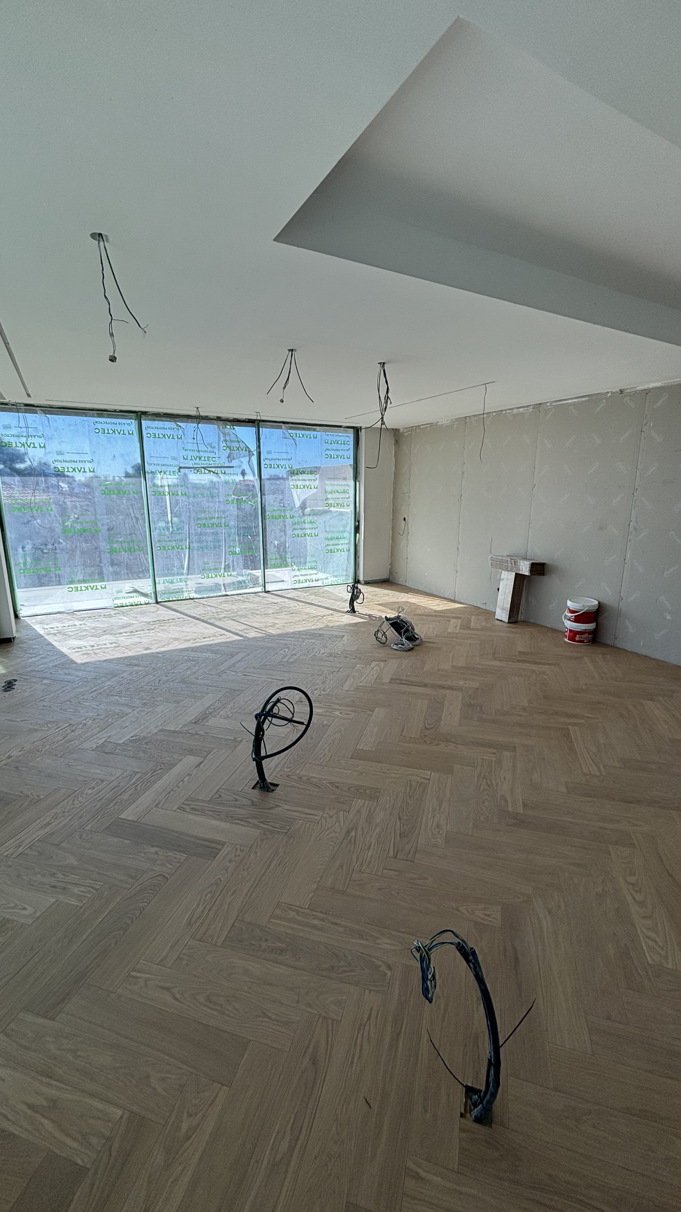 Moradia de raiz - 650 m2 - EM EXECUÇÃO